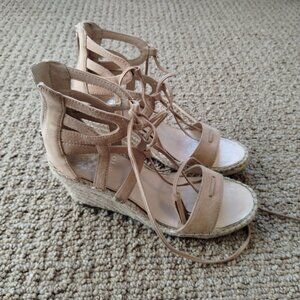 Vince Camuto Size 7 1/2 Wedges
